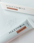 Pegamento Maxymova de 10 ml para lifting de pestañas profesional.