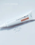 Pegamento Maxymova de 10 ml para lifting de pestañas profesional.
