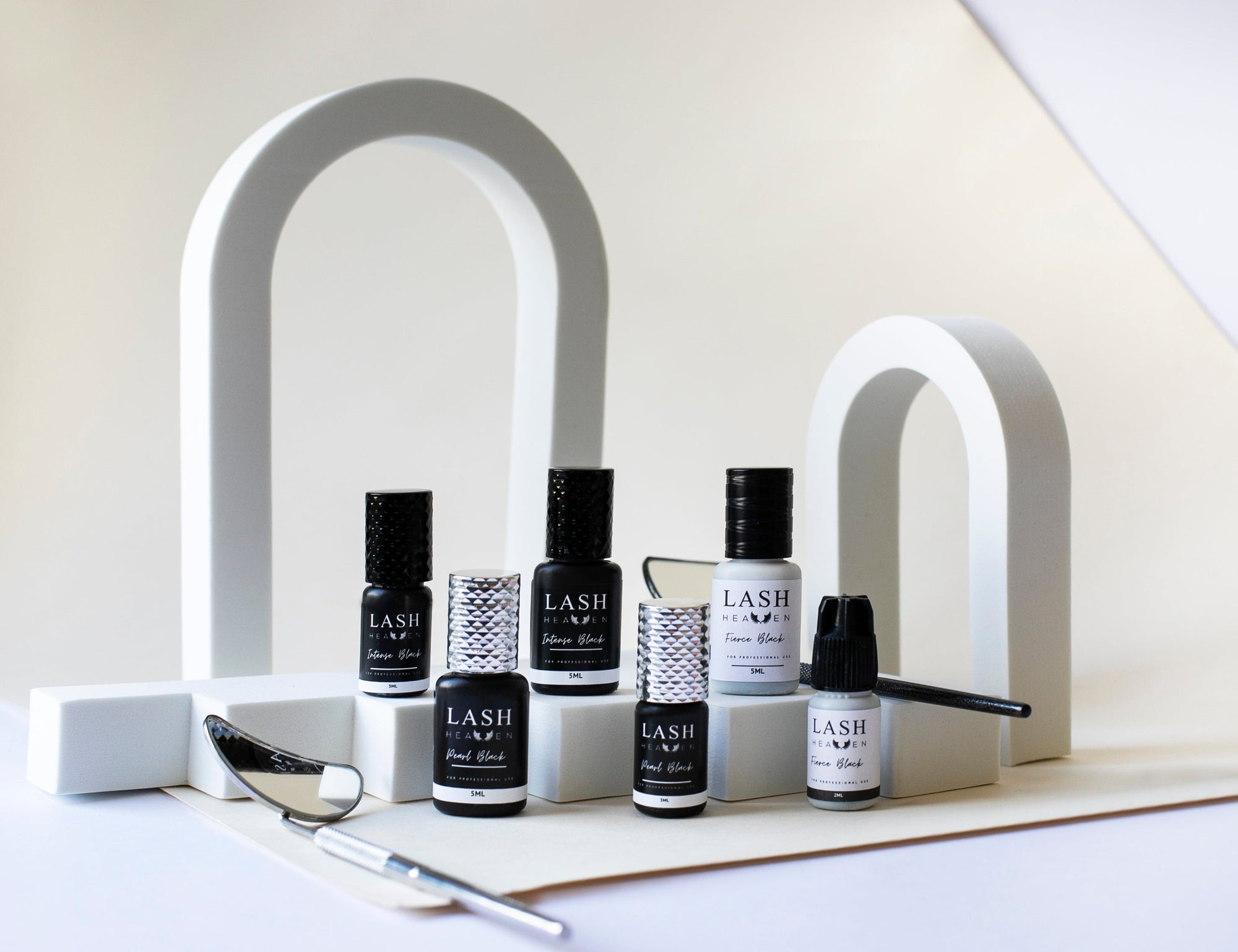 The Lash Glue Guide